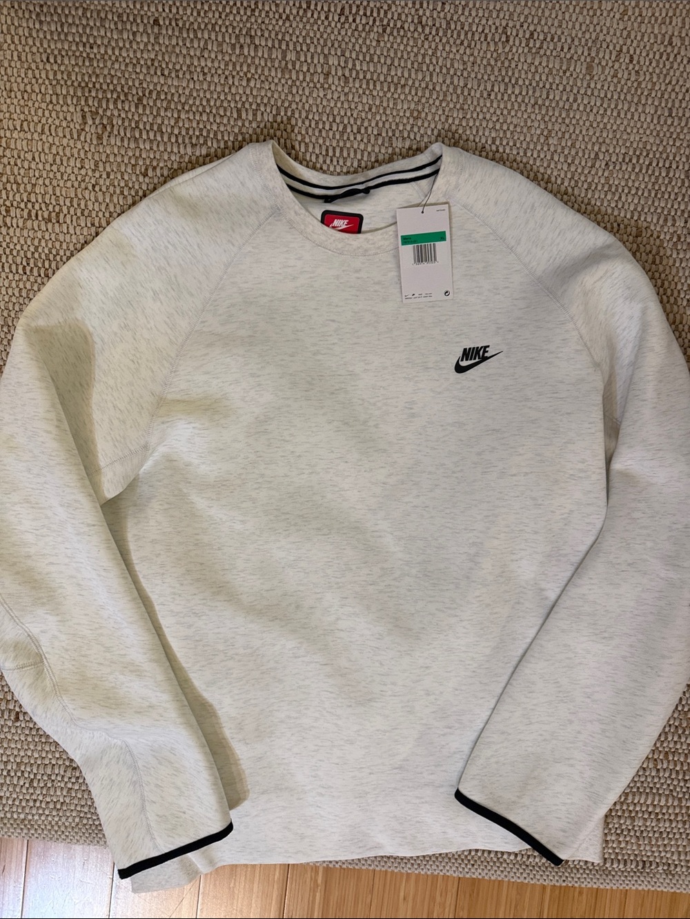 Nike Men's Heather Light Gray Tech fleece